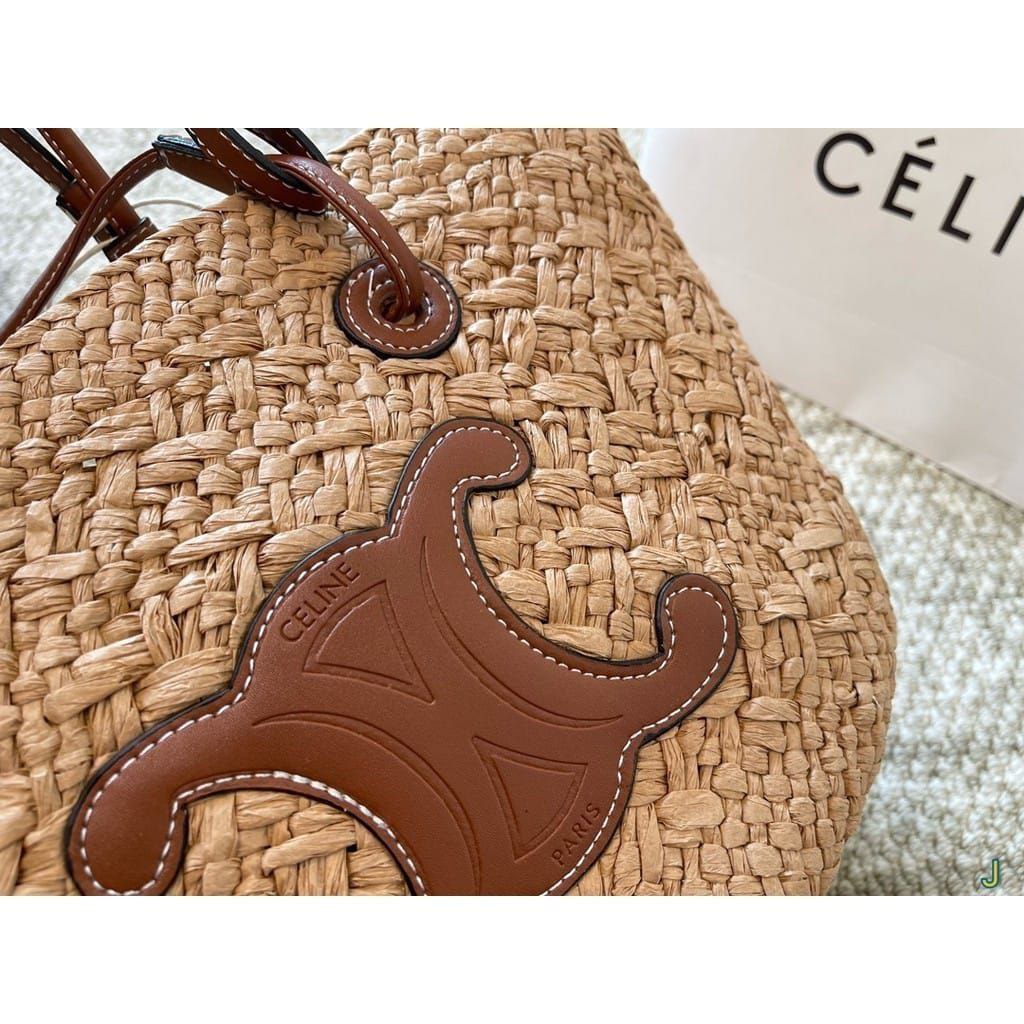 【国内発送】TEEN TRIOMPHE CELINE CLASSIC PANIER PALM LEAVES TEEN CELINE CLASSIC PANIER in Palm leaves and Calfskin - TAN